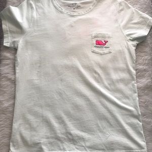 vineyard vines t shirt
